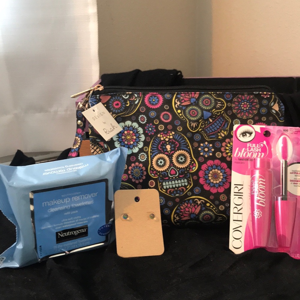Beauty bundle #6 Sugar skull cosmetics bag